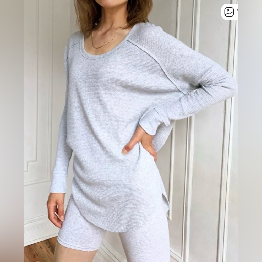 Aritzia TNA Alder Olive Green Waffle Knit Long Sleeve Thermal Top - Picture 4 of 11